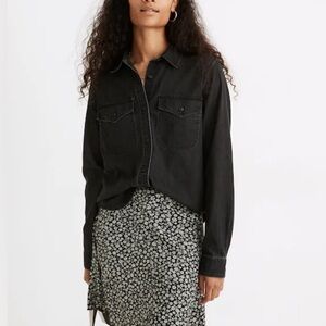 Madewell Denim Button-Up Shirt in Lunar Wash